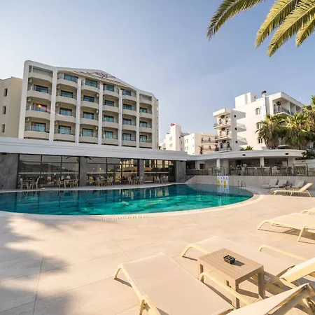 Random By Lookbookholiday