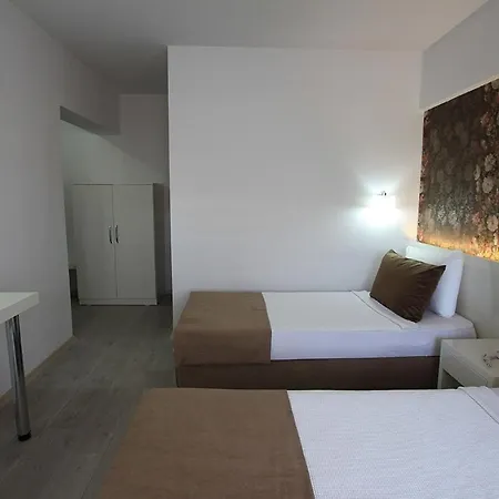 Random By Lookbookholiday ホテル マルマリス