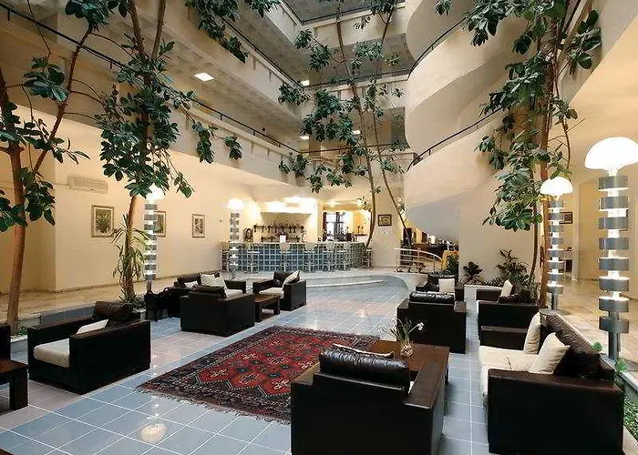 Hotel Random By Lookbookholiday 3*