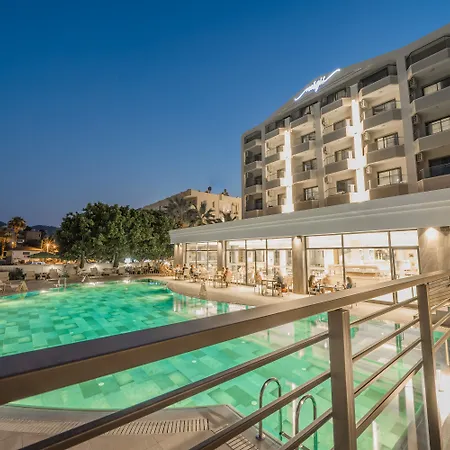 Random By Lookbookholiday 3*