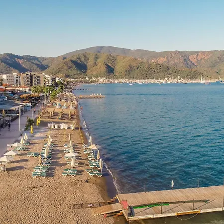 Random By Lookbookholiday Marmaris