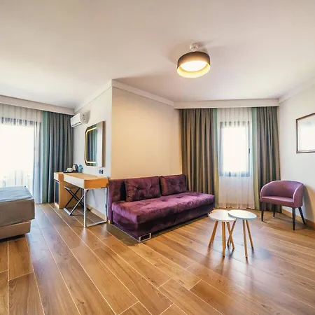 Random By Lookbookholiday 3*