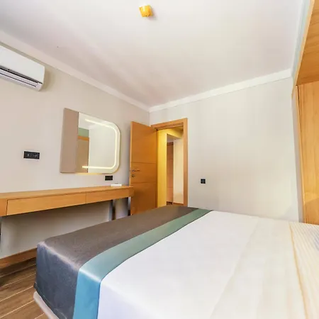 Hotel Random By Lookbookholiday Marmaris