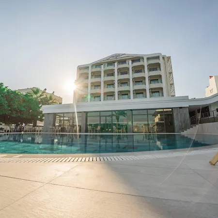 Random By Lookbookholiday Hotel 3*