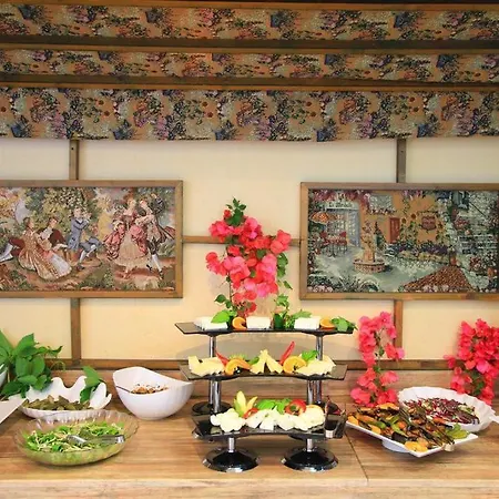 Hotel Random By Lookbookholiday 3*