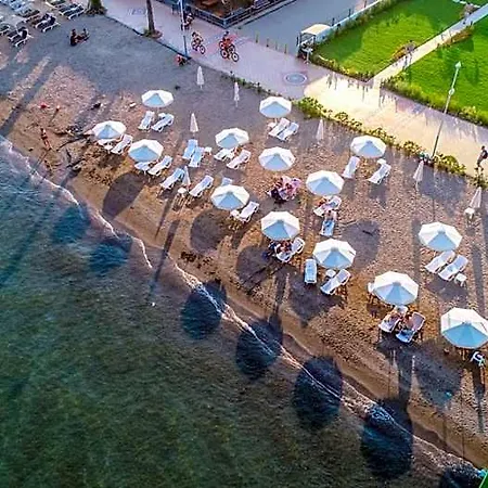 Random By Lookbookholiday Hotel 3*