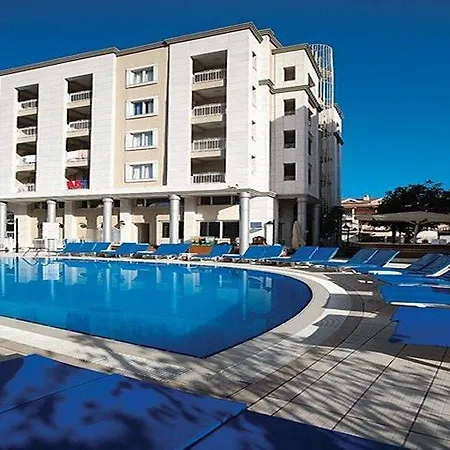 Random By Lookbookholiday Μαρμαρίς