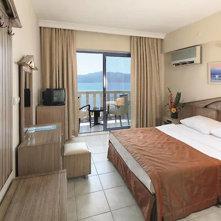 Random By Lookbookholiday Hotel 3*