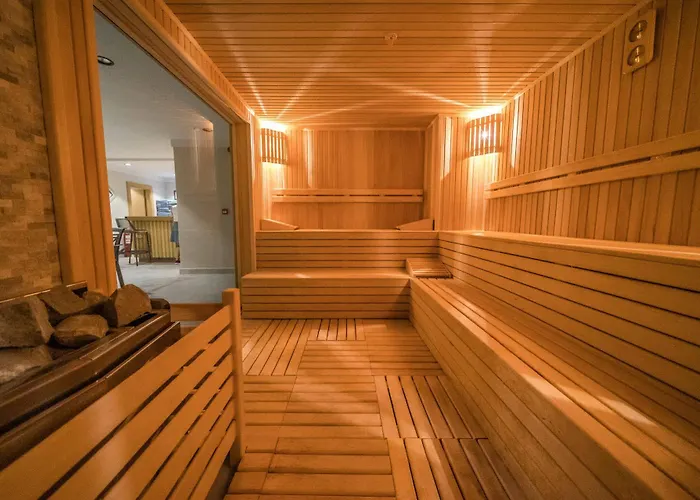 Hotel Random By Lookbookholiday 3*