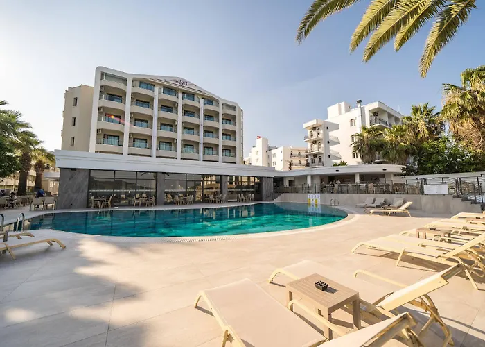 Random By Lookbookholiday