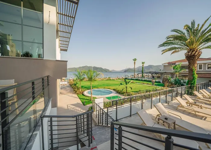 Random By Lookbookholiday Hotel 3*