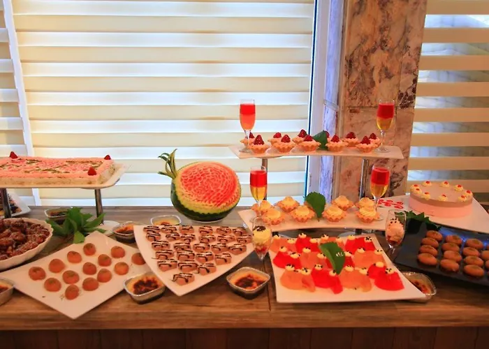 Hotel Random By Lookbookholiday 3*