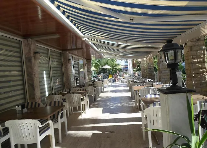 Random By Lookbookholiday