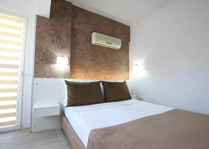 Random By Lookbookholiday 3*