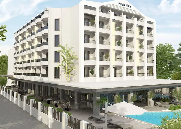 Random By Lookbookholiday