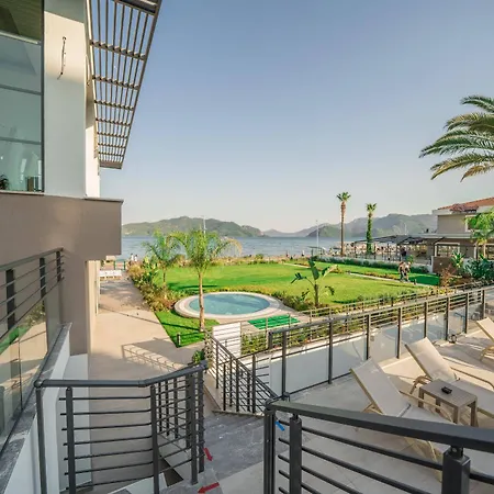 Random By Lookbookholiday Hotel 3*