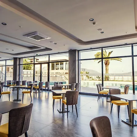 Random By Lookbookholiday Hotel 3*