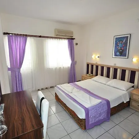 Random By Lookbookholiday