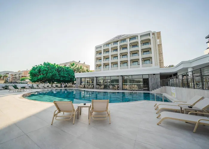 Hotel Random By Lookbookholiday 3*