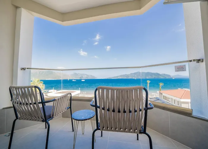 Random By Lookbookholiday Marmaris