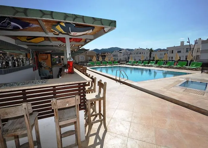 Random By Lookbookholiday